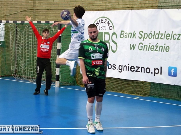 Przegrana KS Szczypiorniak po&nbsp;rzutach karnych